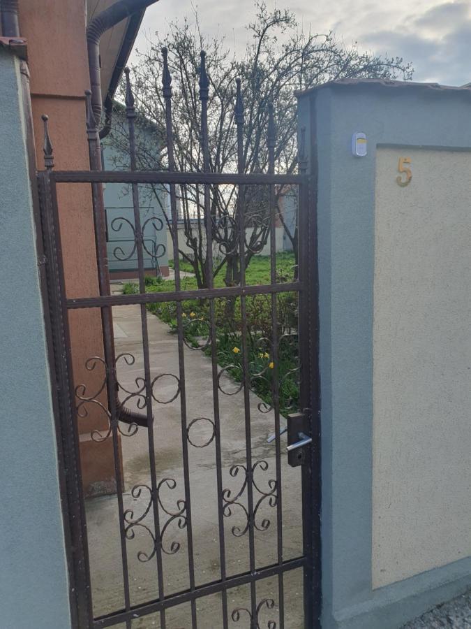Vila Sunset 2 Aparthotel Galaţi Εξωτερικό φωτογραφία